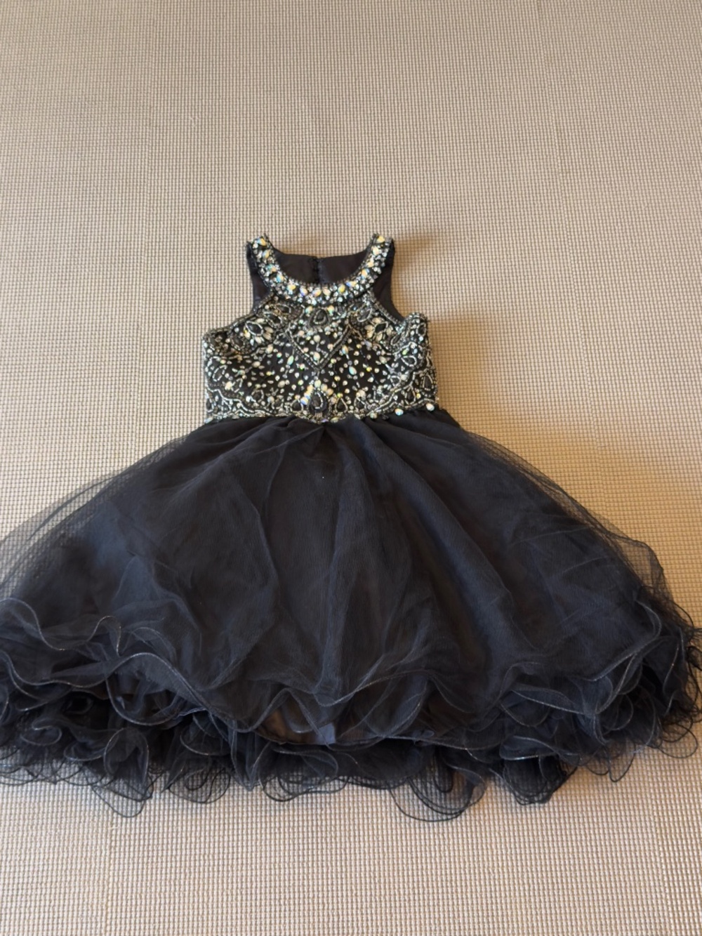 CINDERELLA COUTURE halter illusion neck sleeveless sparkling formal party size 4